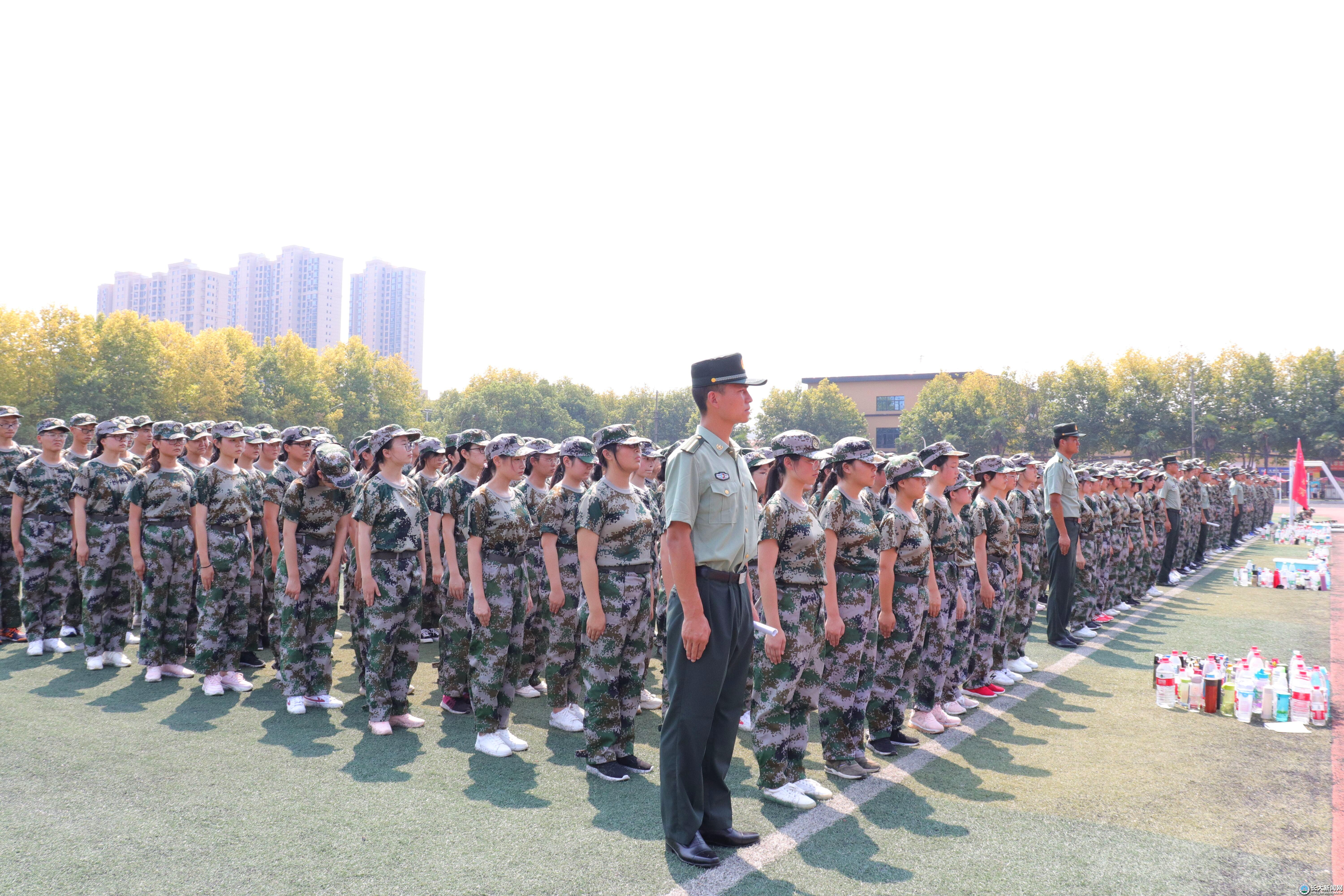 军训进行时-长江大学新闻网