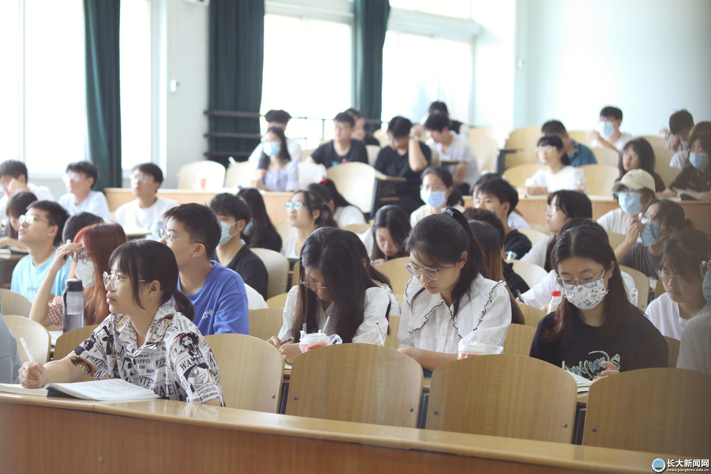 线下上课第一天,元气满满!-长江大学新闻网