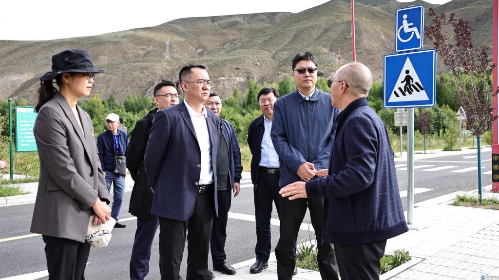 努力书写更亮眼的答卷 王建平率队进藏调研