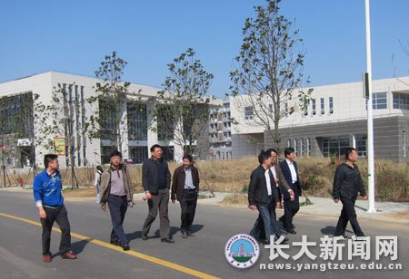 中石油、中石化有关部门领导到武汉校区参观交流